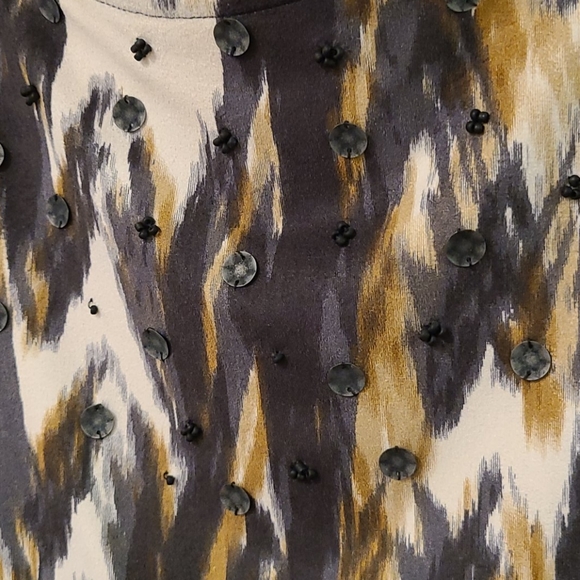 Unique blouse - Picture 2 of 5